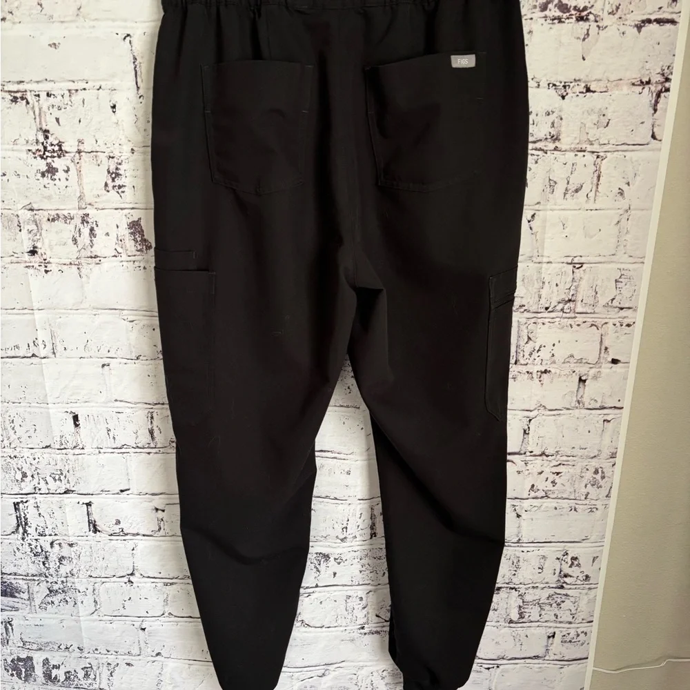 Figs Black Scrub Pants - Picture 2 of 7